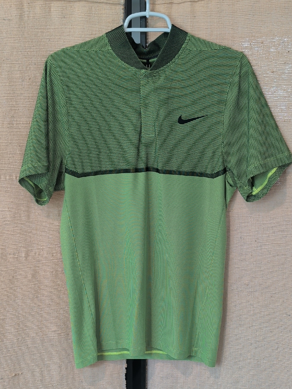 Nike Golf Green Short Sleeve Athletic Polo with Black Swoosh